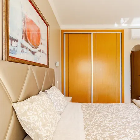 Διαμέρισμα Sea View Apartment, Ac, Wifi, Pool